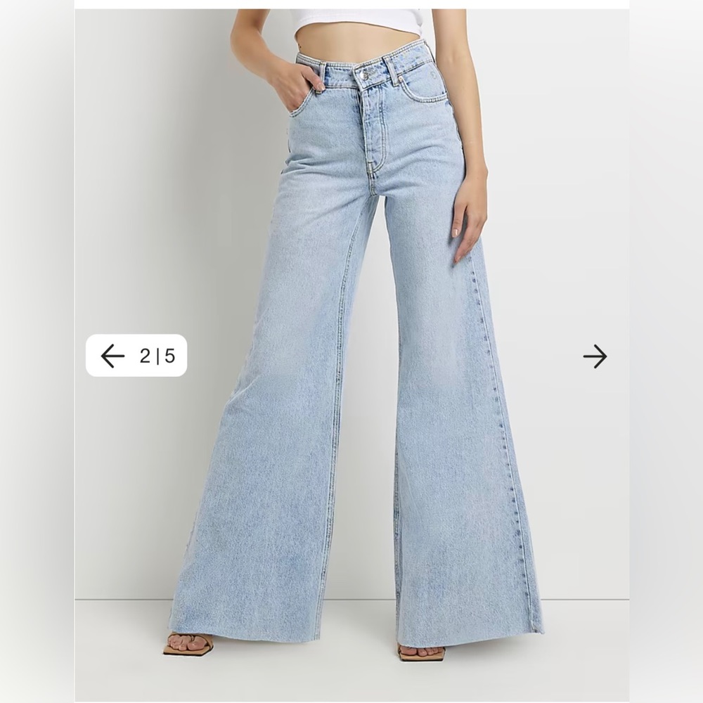 RIVER ISLAND Blue high rise flare jeans. EUC. Size 8
